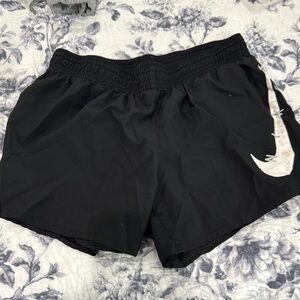 Nike Black Athletic Shorts Lightweight Breathable Design